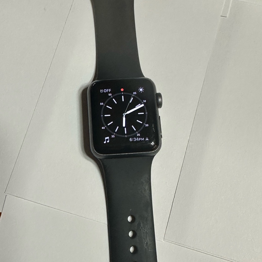 Apple Smart Watch Series 3 with accessories